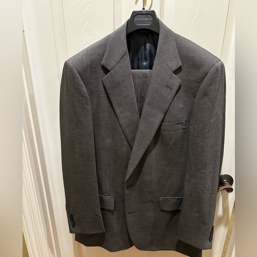 Southwick Hannon Williams 100% Wool Suit in Light Charcoal. Men’s Size 44R.